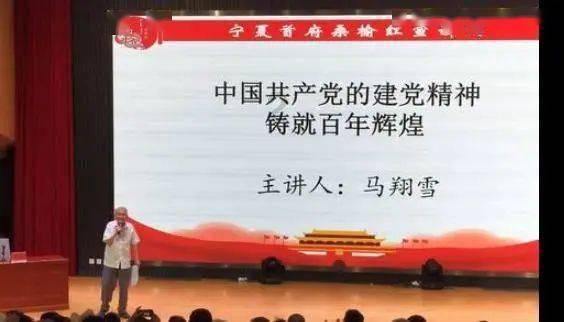 甜美奥莉吃甜点